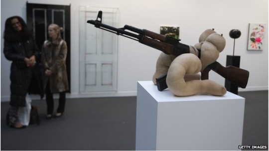 2012年盧卡斯的作品在法國(guó)巴黎第三十九屆國(guó)際當(dāng)代藝術(shù)博覽會(huì)展出  圖片來(lái)源：http://www.bbc.com
