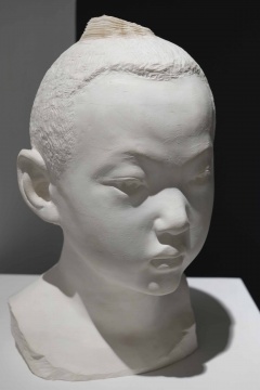 李洪波 《男孩》 45x30x30cm   紙  2012 
