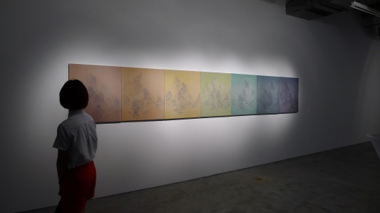 張?zhí)燔妭€(gè)展“青春之泉”現(xiàn)場(chǎng)

