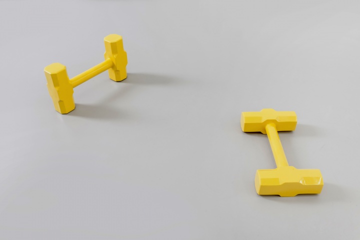 《健美階級(jí)》，2014，鐵，漆，23.5 x 17 x 31cm
