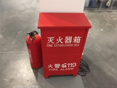 王郁洋作品《呼吸-滅火器》 聽說蒙到了不少人
