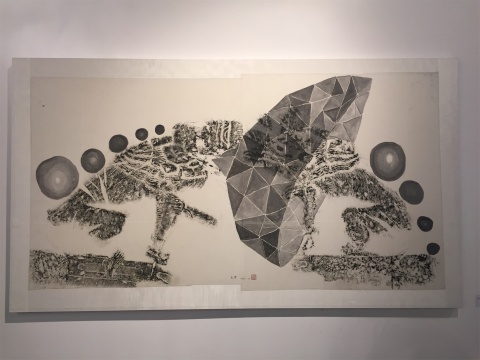 紙本作品，以拓印陵墓石刻為研究對象，在此基礎(chǔ)上對空間做公式化的研究
