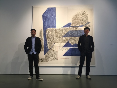 藝術(shù)家徐小國與策展人戴卓群 
