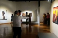 向大師致敬 中國當(dāng)代藝術(shù)在塔希提展出,張曉剛,張曉,李 穎,呂澎,曾浩,尹朝陽,葉永青,王廣義,岳敏君,周春芽