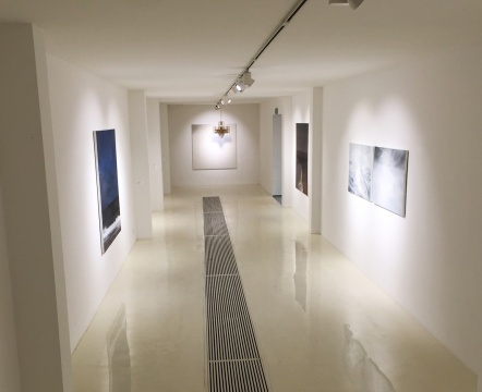 黃春風(fēng)“空蕩蕩”的個(gè)展現(xiàn)場(chǎng) 靜逸的風(fēng)景回應(yīng)著藝術(shù)家的內(nèi)心世界
