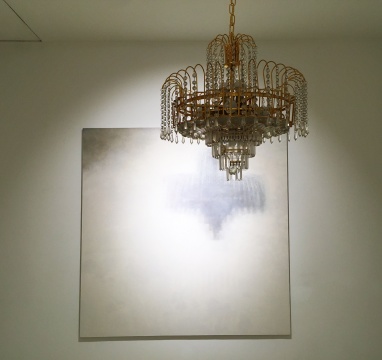 黃春風(fēng) 《吊燈的影子寫生》  155×155cm    布面油畫    2014
