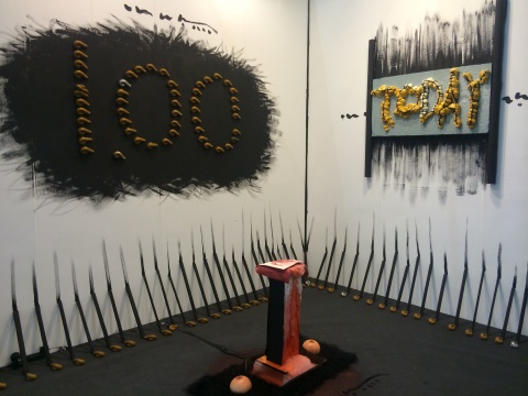 “10人10色——策展人特別提名展”，童昆鳥作品現(xiàn)場(chǎng)
