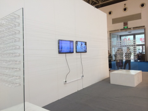 “2011—2014青年藝術(shù)100回顧展”展覽現(xiàn)場(chǎng)，張瑤&劉欣瑩作品現(xiàn)場(chǎng)