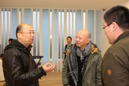 開幕式結(jié)束后到場(chǎng)來(lái)賓交流
