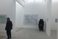 梁偉首次繪畫個展亮相魔金石 “然前然后”在混沌無意識中尋找平衡,梁偉