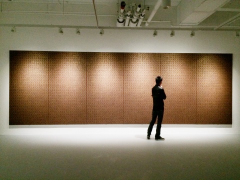 現(xiàn)場展出作品《合》 2.35×1.2m 布面丙烯 2015