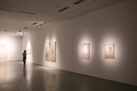 “若輕”亮相今日美術館 回歸繪畫本體的徐華翎,徐華翎