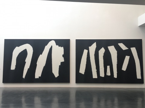 馬可魯作品。左：《無(wú)題2015-1988之一》、《無(wú)題2015-1988之二》
