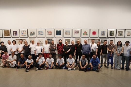 參展藝術家與水墨年鑒團隊合影
