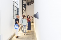 “工作室”群展開幕，12位藝術(shù)家的工作室如何搬進(jìn)喬空間？,張曉剛,劉韡,徐震,賈藹力,楊福東,嚴(yán)培明,劉建華,毛焰,丁乙,劉小東