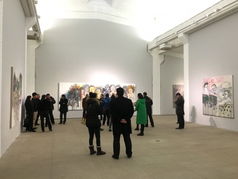 “異色狀態(tài)”展出了張旭東近年創(chuàng)作的18張油畫作品
