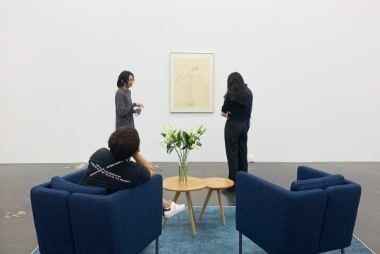 7月30日，宋拓在北京公社展覽的第一天
