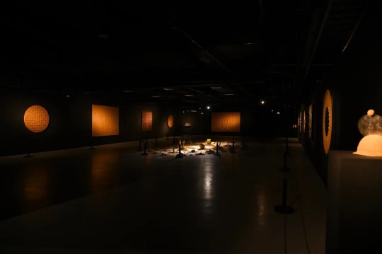 萬物生輝，“世間·溫度·光輝” 唐國志個(gè)展開幕