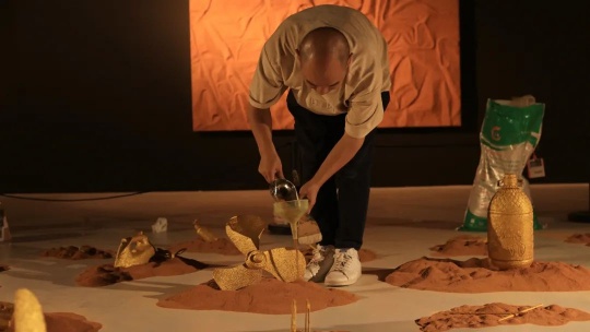 藝術(shù)家現(xiàn)場(chǎng)創(chuàng)作
