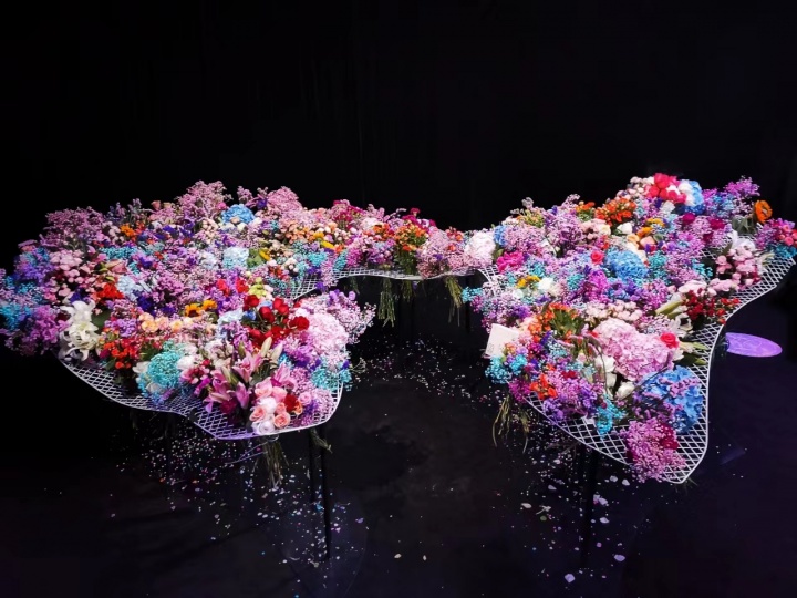 吳文博藝術(shù)裝置作品“花丨河丨島”

